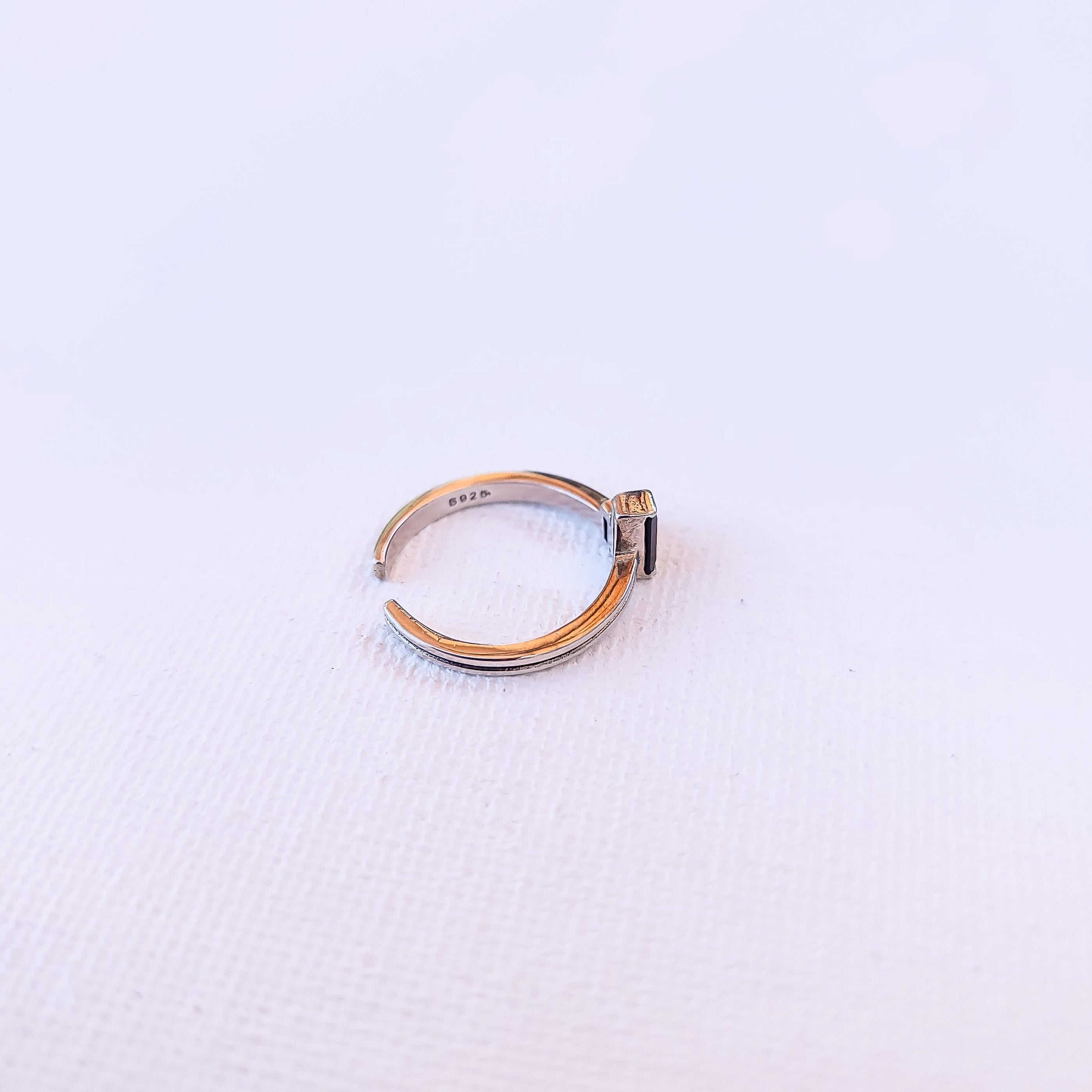 Geometric Vintage Band