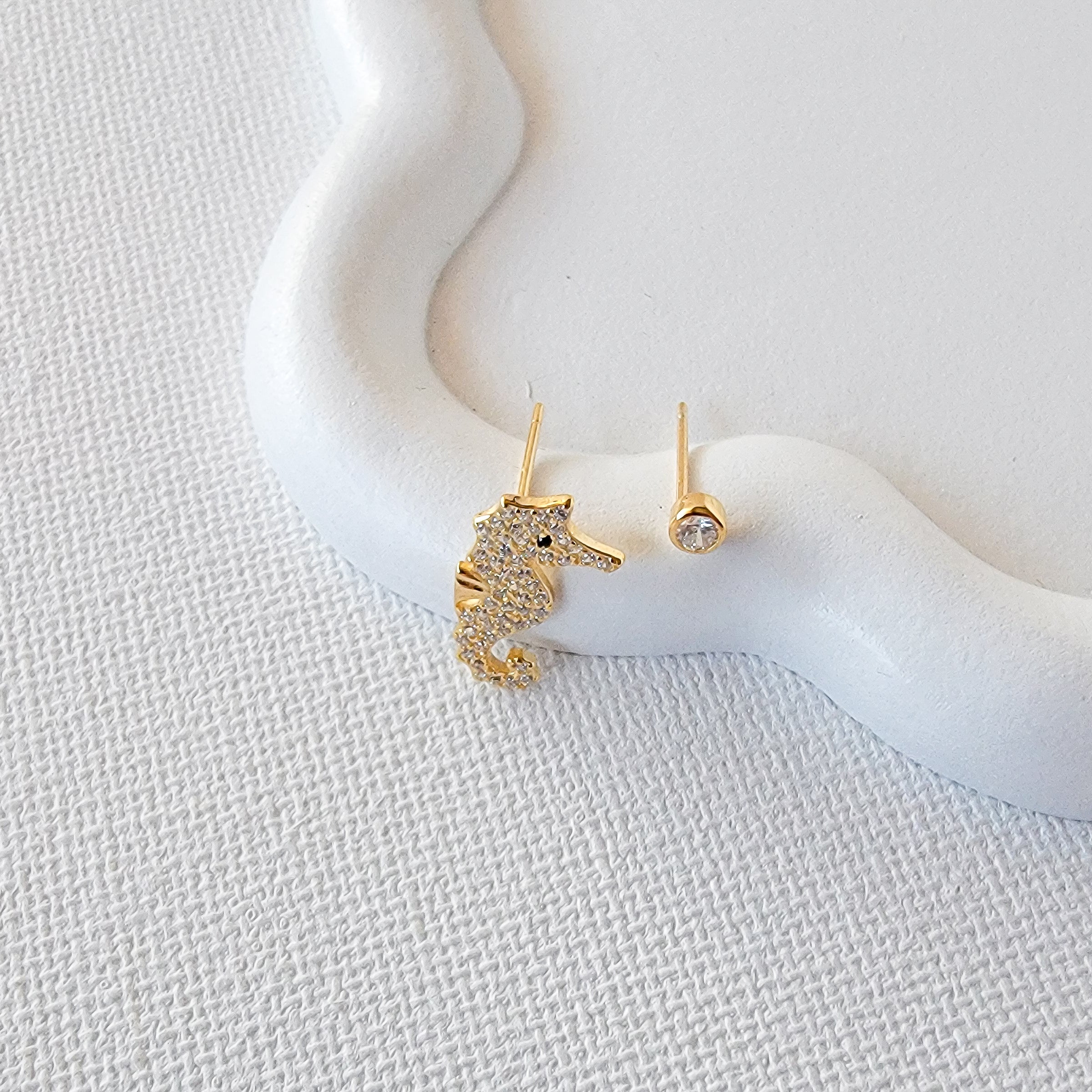 Seahorse Shimmer Studs