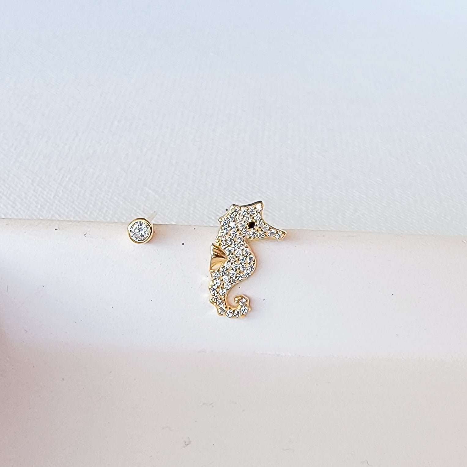 Seahorse Shimmer Studs