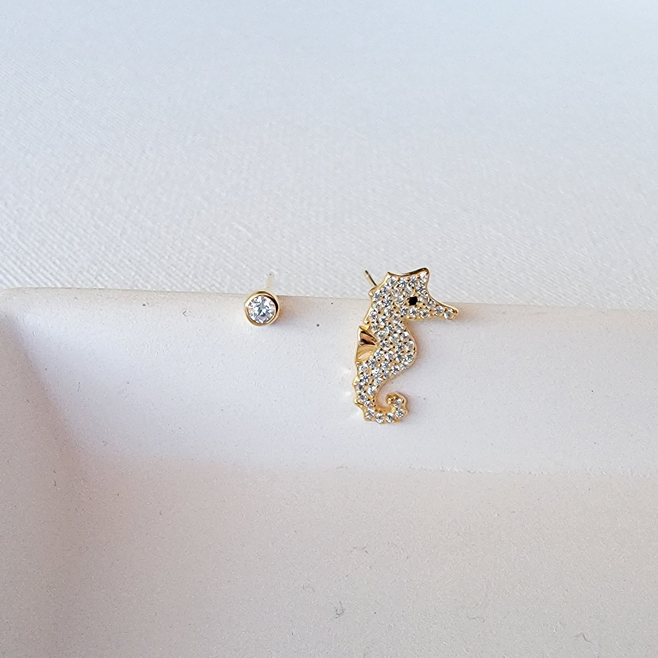Seahorse Shimmer Studs