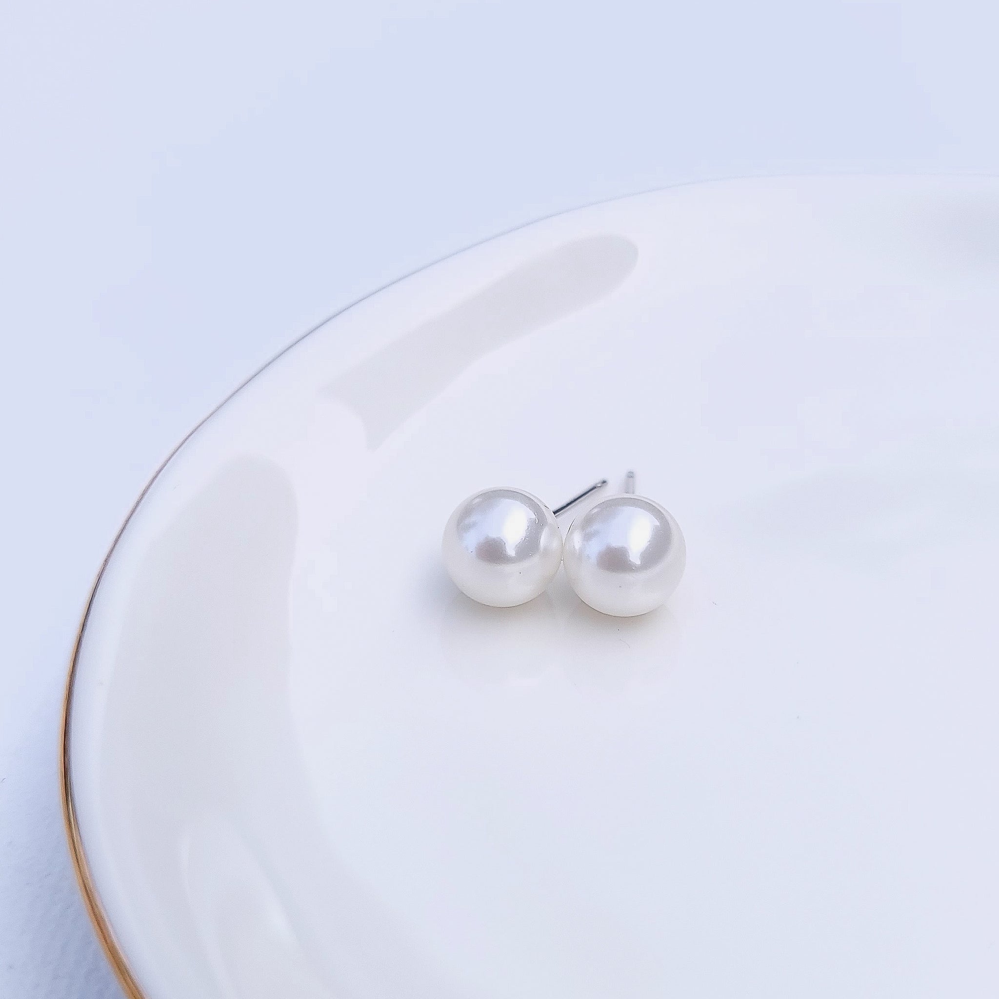 The Classic - Pearl Earrings – 2 ON THE MOON