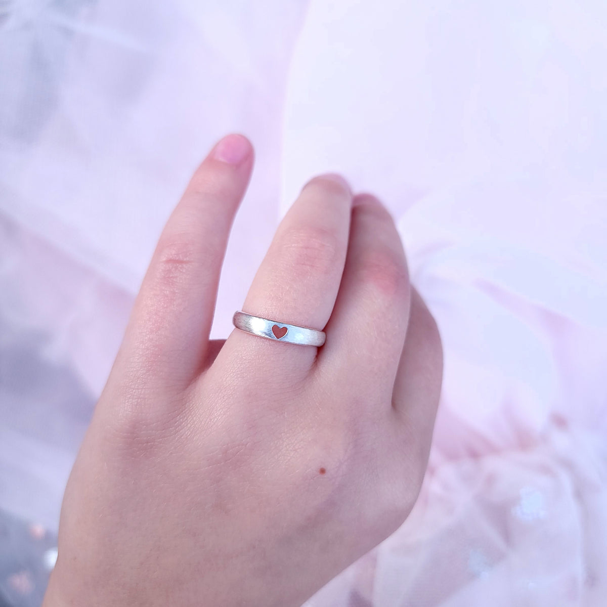 Tinny Hallow Heart Ring | 2 ON THE MOON