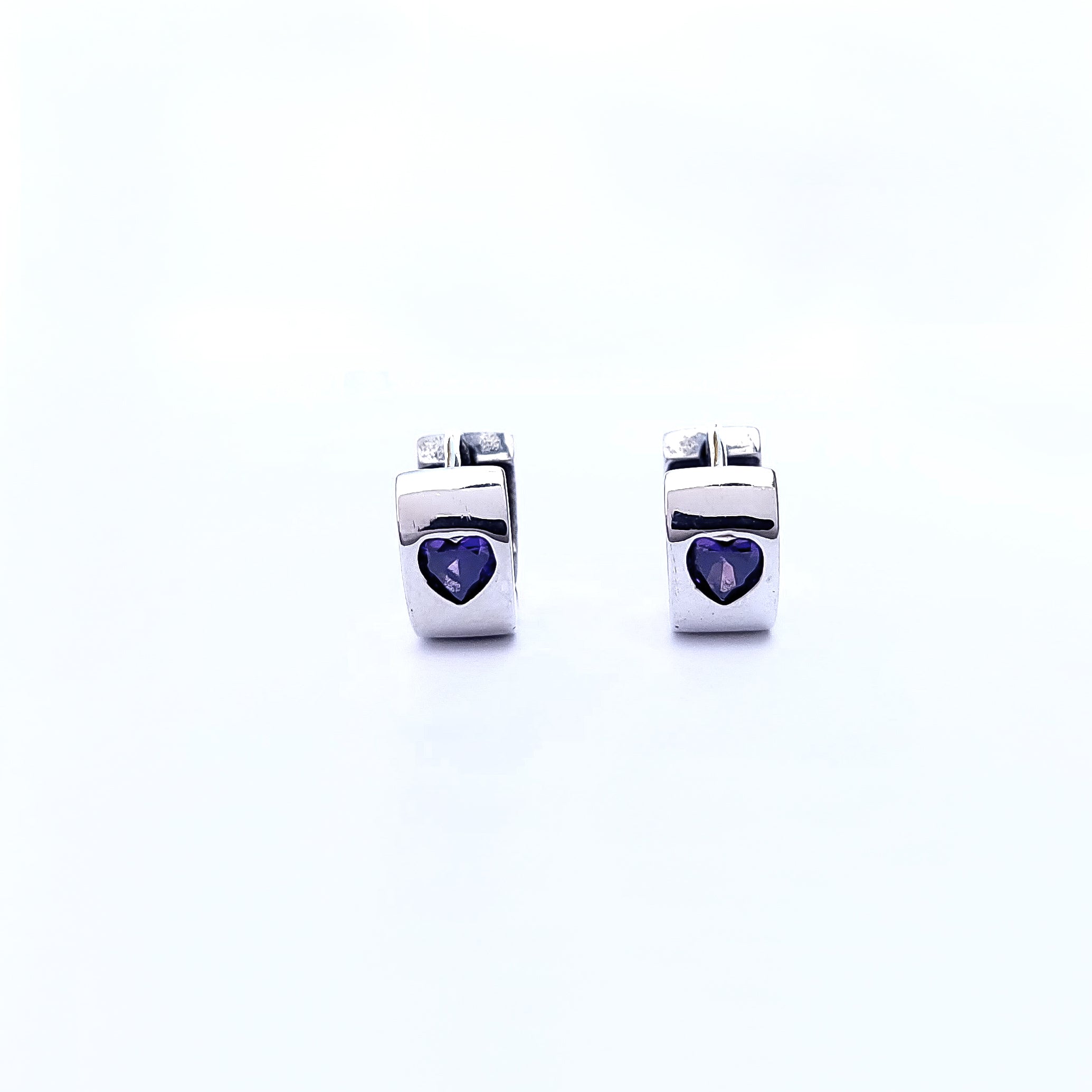 Nora Huggie Earrings