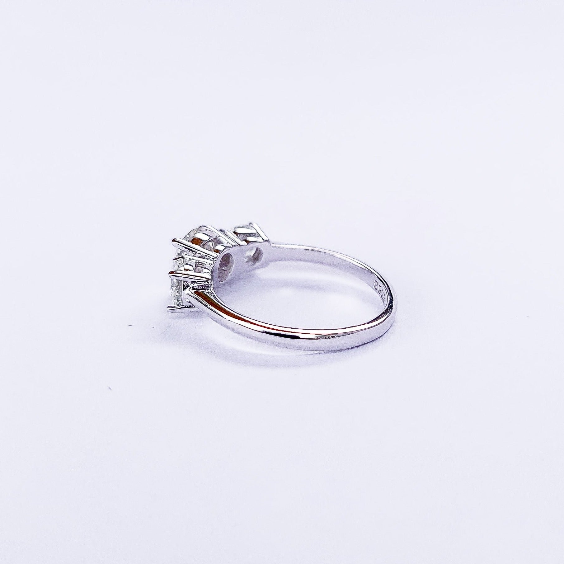 The Luisa Ring - 2 Carats