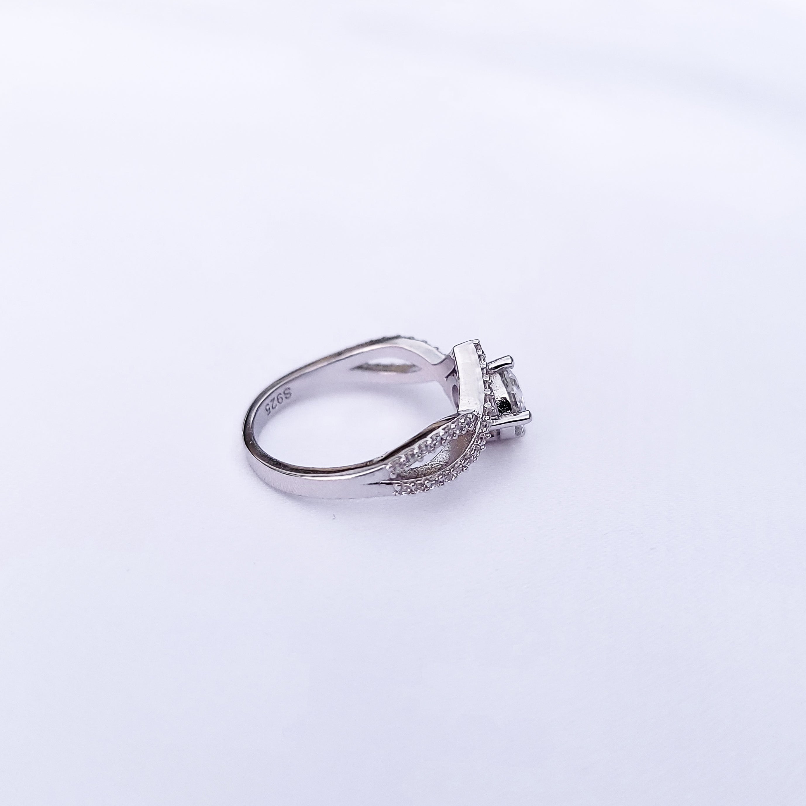 The Anisette Ring - 1 Carat