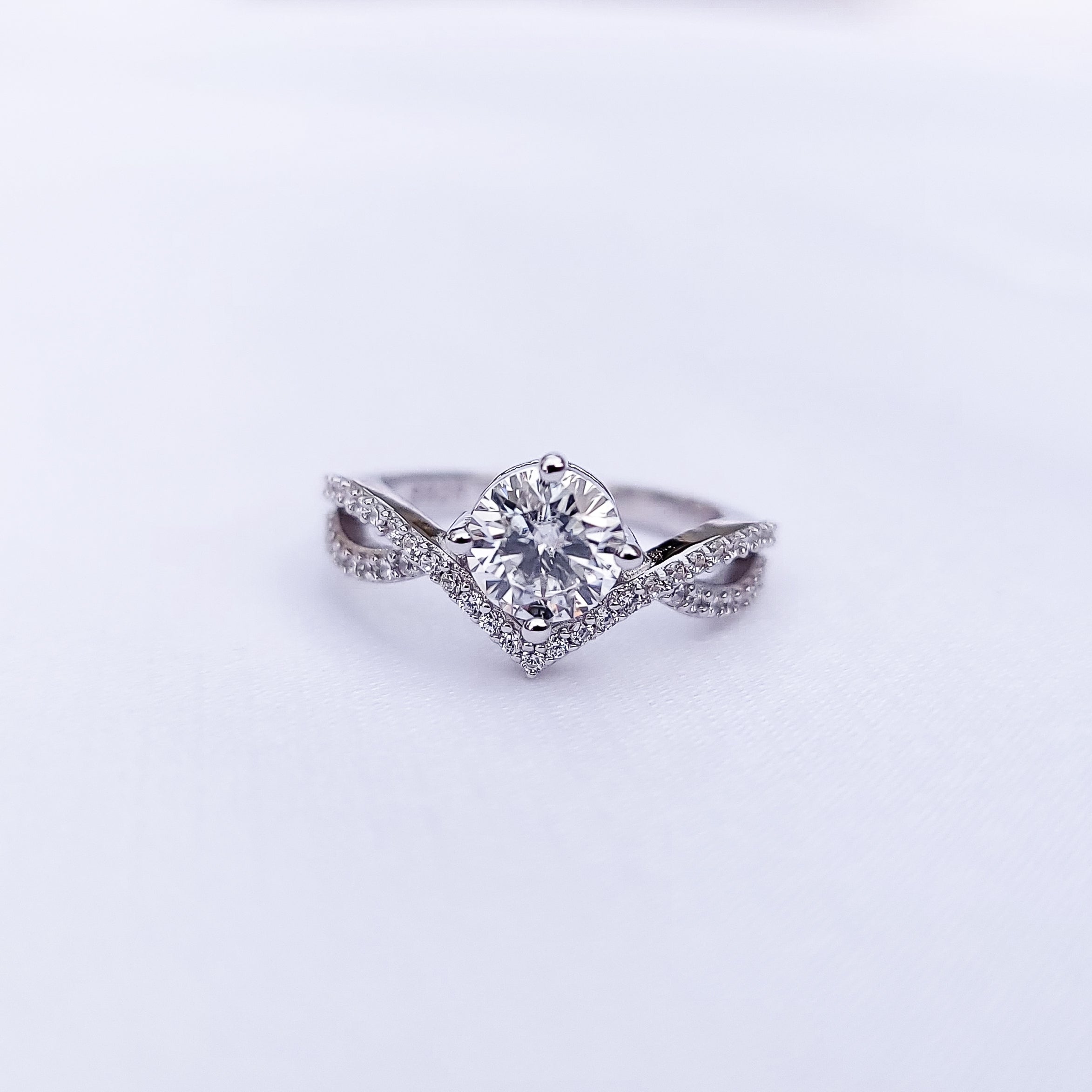 The Anisette Ring - 1 Carat
