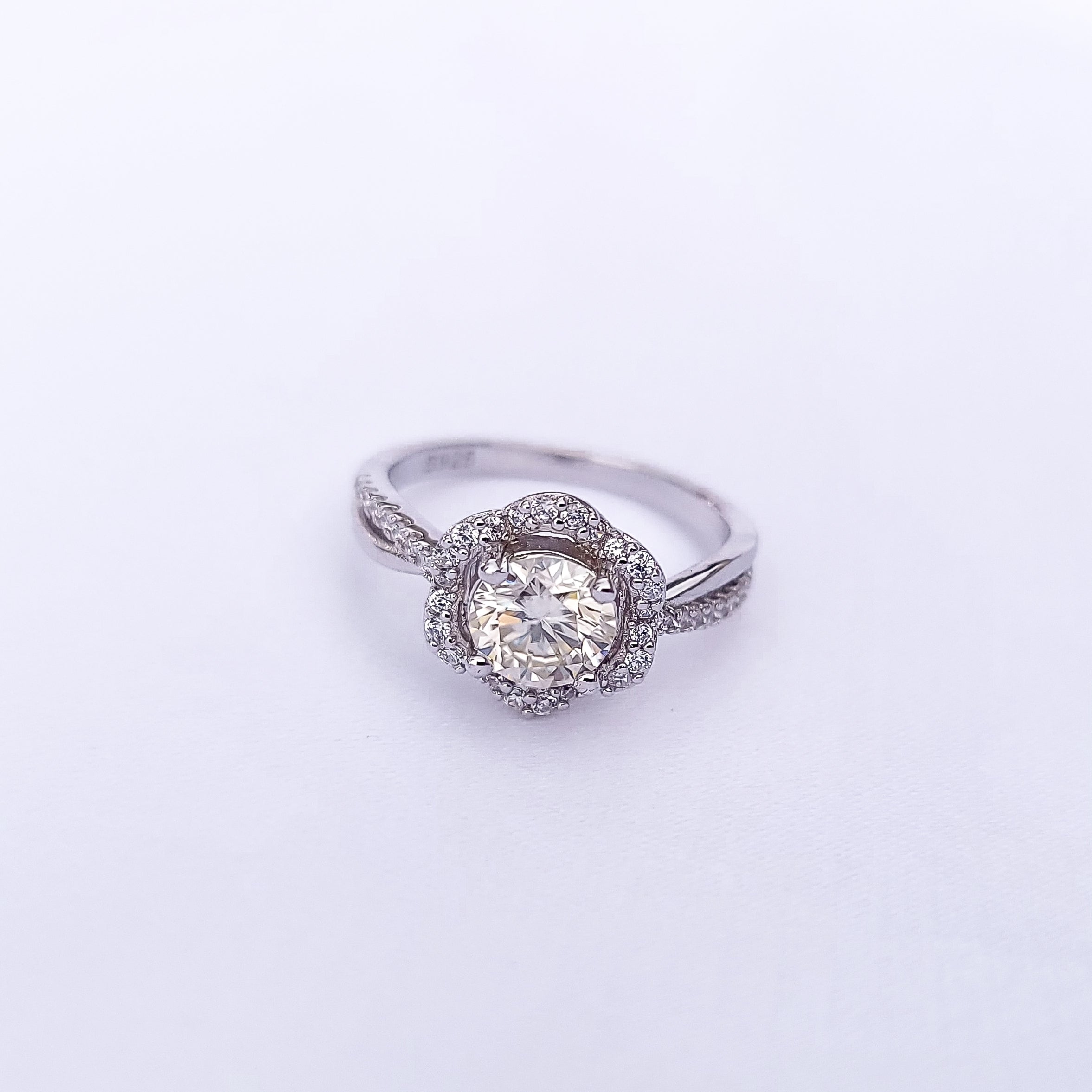 The Mila Ring -1 Carat