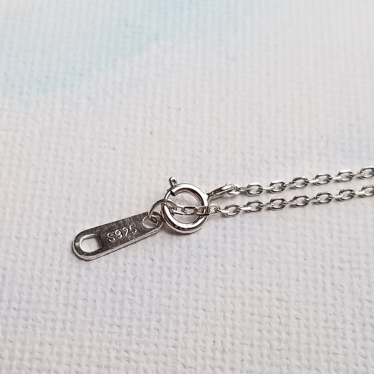 Are you dreaming of the beach? What a stylish way to add some under the sea glamour to your life with this Dazzling Conch Shell Necklace. Featuring a high polished finish for long-lasting shine, the conch shell pendant hangs from a 17-inch chain. Both the pendant and chain are crafted in 925 Sterling Silver and are plated in Gold. Do you prefer white Gold or yellow Gold?  