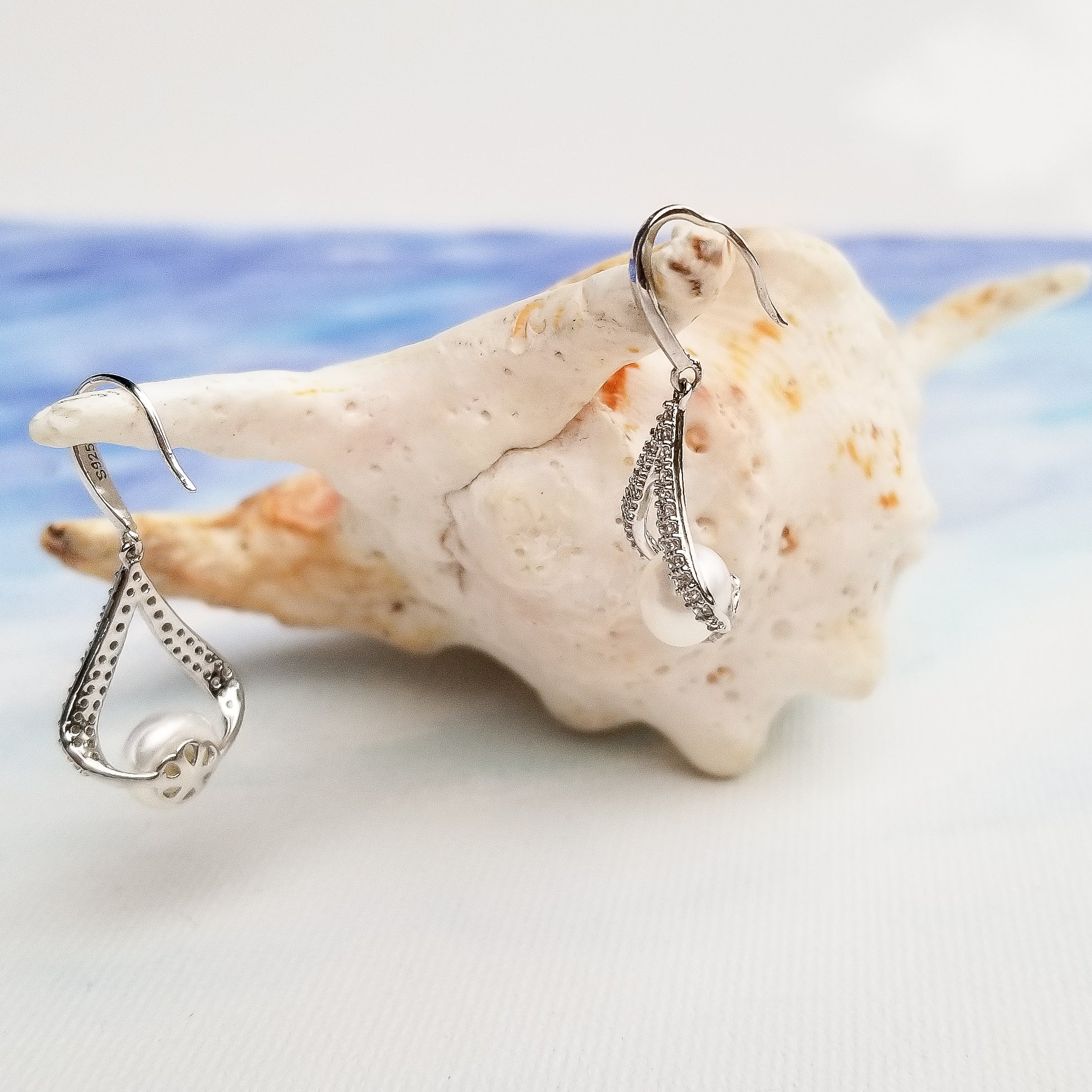 Classy Freshwater Pearl Dangle Earrings